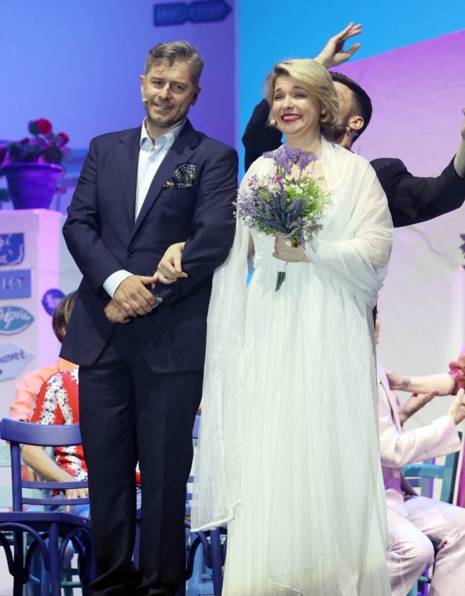 Ο Αλέξανδρος Μπουρδούμης και η Νάντια Κοντογεώργη πρωταγωνιστούν αυτό το καλοκαίρι στο Mamma Mia! 