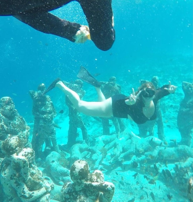 Η Εβελίνα Νικόλιζα εξερεύνησε τον βυθό της θάλασσας στην Ινδονησία /Φωτογραφία Instagram