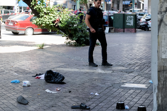 Πυροβολισμοί με δύο τραυματίες στην πλατεία Βάθη