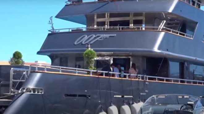 Το εντυπωσιακό και πολυτελές σκάφος 007