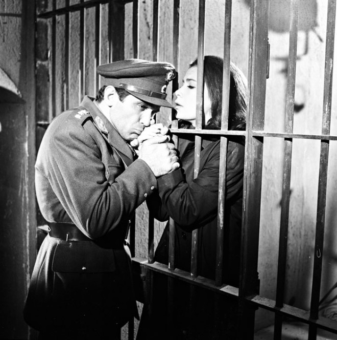 Το ζευγάρι γνωρίστηκε στην  ταινία «Κοντσέρτο για πολυβόλα» (1967) - Φωτογραφία: Φίνος Φιλμ 