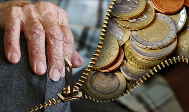 Δικαιούχοι της επιταγής ακρίβειας των 250 ευρώ είναι όσοι συνταξιούχοι έχουν εισοδηματικό όριο τα 9.600 ευρώ (800 ευρώ επί 12 μήνες).