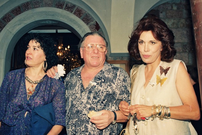 H Μάρθα Καραγιάννη με τον Κώστα Βουτσά και τη Μαίρη Χρονοπούλου σε εκδήλωση το 1993 