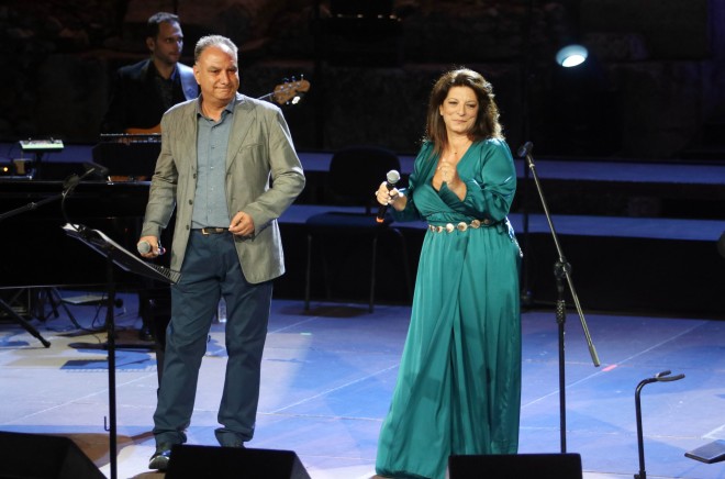 Μιχάλης Ρηγόπουλος και Αθηνά Ρηγοπούλου στη συναυλία για τη μητέρα τους Τζένη Βάνου -2