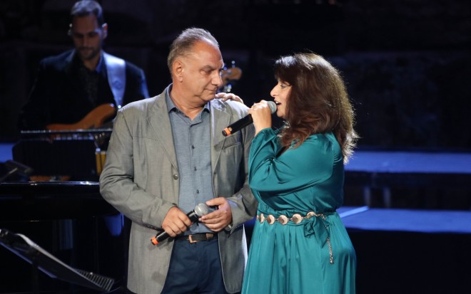 Μιχάλης Ρηγόπουλος και Αθηνά Ρηγοπούλου στη συναυλία για τη μητέρα τους Τζένη Βάνου