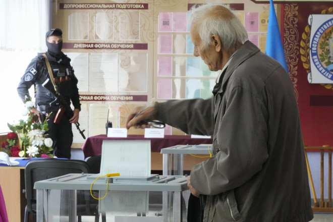 Απαγωγές και βασανιστήρια συνθέτουν το σκηνικό τρομοκρατίας στα ψευδοδημοψηφίσματα στην Ουκρανία