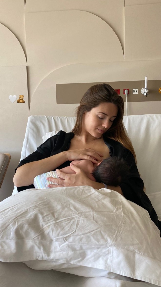 Σιαμπάνη: Οι νέες φωτογραφίες με το μωρό και οι ευχές της Σπυροπούλου