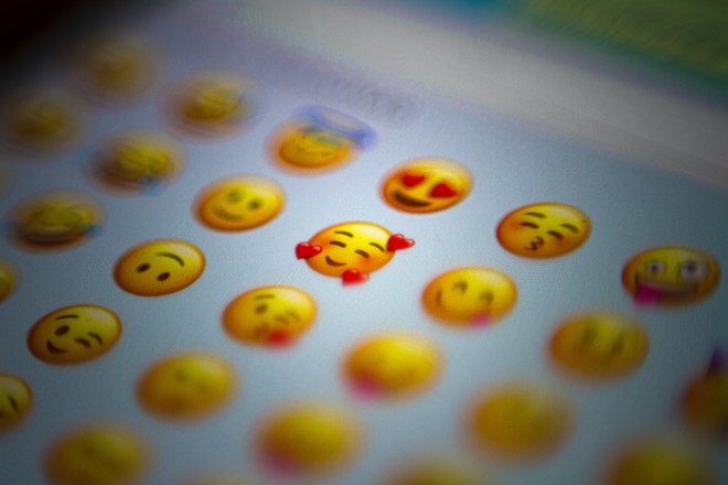 Πληθώρα emojis έχουμε πλέον στη διάθεσή μας για την αποστολή μηνυμάτων