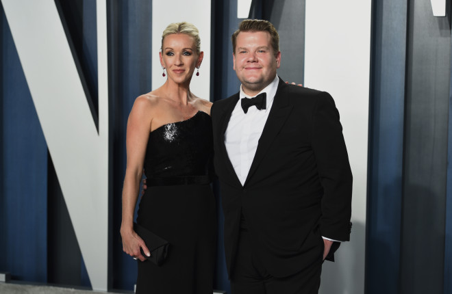 O James Corden με τη σύζυγό του, Julia Carey/ Φωτογραφία AP/ Evan Agostini