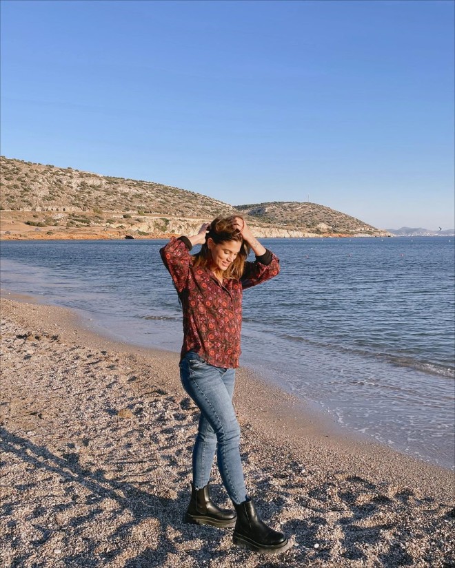 Μαίρη Συνατσάκη: Βόλτα στην παραλία στον 8ο μήνα της εγκυμοσύνης -2