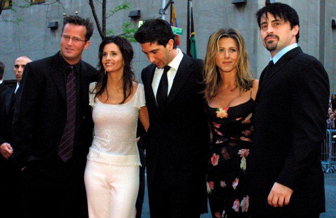 Matthew Perry, Courteney Cox, David Schwimmer, Jennifer Aniston και Matt LeBlanc σε event του NBC το 2002 στη Νέα Υόρκη