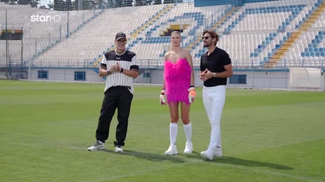 Τάσος Σοφρωνίου, Mary Vitinaros και Γιώργος Καράβας στο γήπεδο ποδοσφαίρου για το GNTM 5