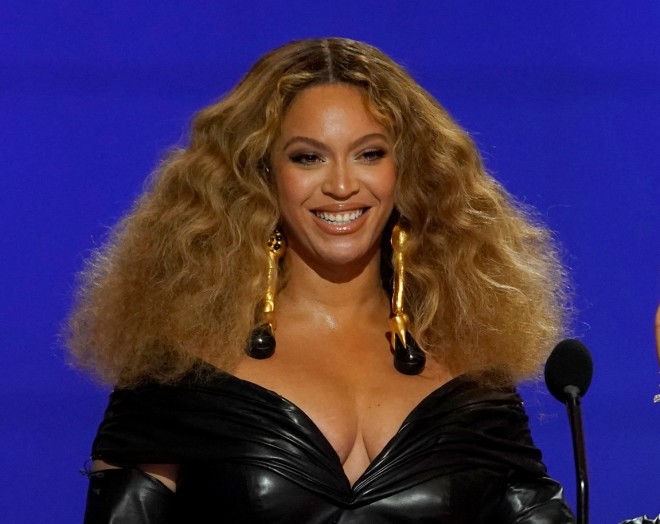 Η Beyoncé στα 63α βραβεία Grammy τον Μάρτιο του 2021