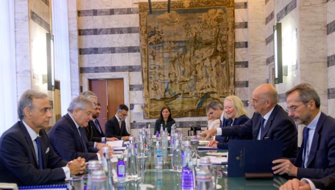 Ο Υπουργός Εξωτερικών Νίκος Δένδιας στη συνάντησή του με τον Ιταλό ομόλογό του Αντόνιο Ταγιάνι