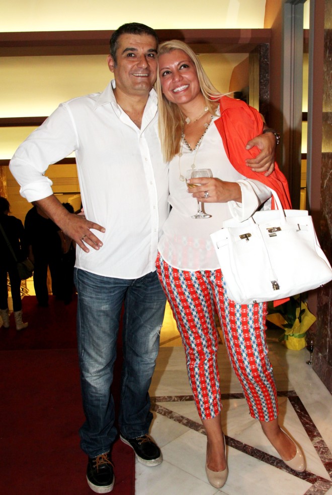 Ο Κώστας Αποστολάκης με την πρώην σύζυγό του, Αμέλια Αναστασάκη, σε παλιότερη εμφάνισή τους