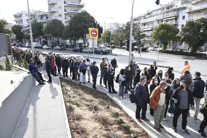 Μετρό Θεσσαλονίκης: Άνοιξε για το κοινό ο σταθμός «Παπάφη»-Ουρές από κόσμο