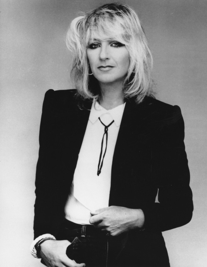 Η τραγουδίστρια και μουσικός Christine McVie σε φωτογράφιση το 1983