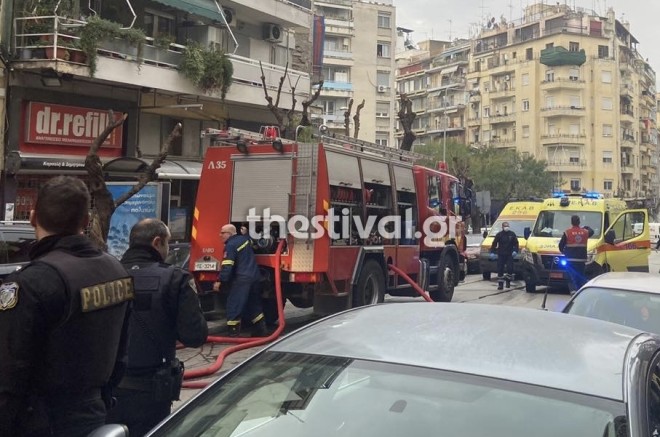 κινητοποίηση της Πυροσβεστικής για πυρκαγιά σε διαμέρισμα στη Θεσσαλονίκη 