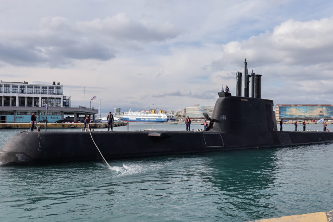Η Πρόεδρος της Δημοκρατίας συμμετείχε στον πλου του υποβρυχίου «Παπανικολής» από τον ναύσταθμο της Σαλαμίνας προς τον Πειραιά
