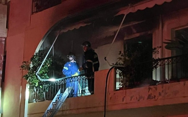 Ο άνδρας έβαλε φωτιά στο διαμέρισμα, όπου έμενε και στη συνέχεια ανέβηκε στην ταράτσα για να βάλει τέλος στη ζωή του - agrinipress.gr