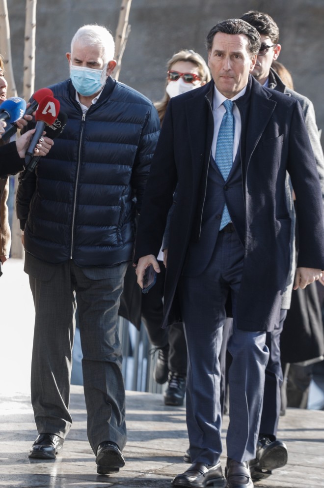 Ο Πέτρος Φιλιππίδης έξω από το δικαστήριο την περασμένη εβδομάδα