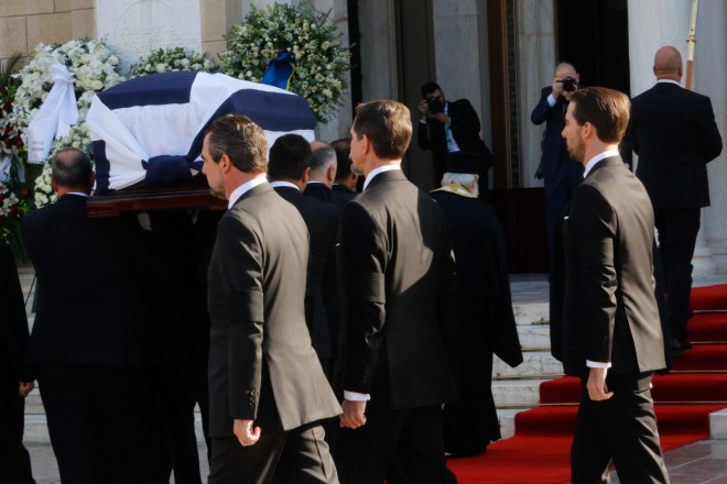 Στιγμιότυπο από την κηδεία του τέως Βασιλιά Κωνσταντίνου 