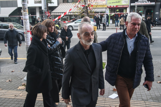 Ο πατέρας του Άλκη προσερχόμενος στα δικαστήρια την περασμένη Τετάρτη/ φωτογραφία Eurokinissi