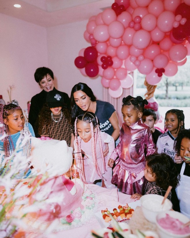 Κιμ Καρντάσιαν: Ο ροζ στολισμός για τα γενέθλια της κόρης της