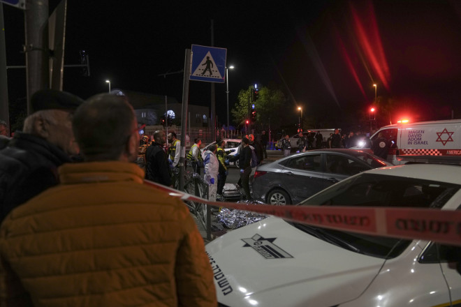 Επτά άνθρωποι έχασαν τη ζωή τους την Παρασκευή σε επίθεση σε συναγωγή στην Ιερουσαλήμ - AP