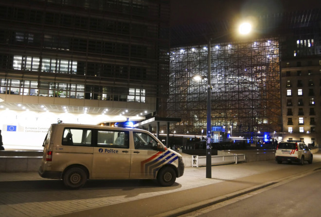 Συναγερμός στις Βρυξέλλες: Επίθεση με μαχαίρι στο μετρό κοντά στην Κομισιόν