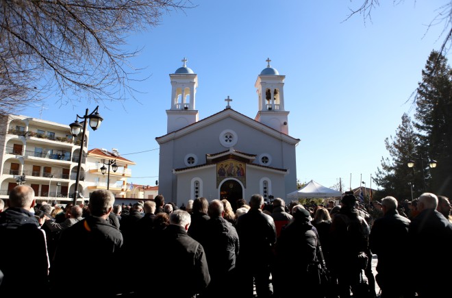 Πλήθος κόσμου στην κηδεία Τουρούτσικα στην Τρίπολη