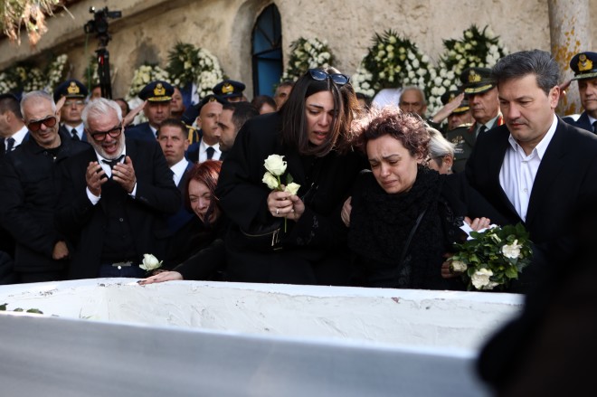 Σπάραξαν οι γονείς του Μάριου Μιχαήλ Τουρούτσικα στην κηδεία