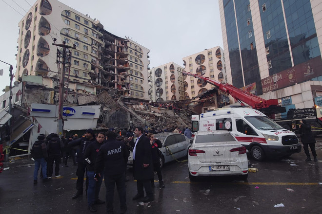 Ο σεισμός στα σύνορα Τουρκίας - Συρίας είχε μέγεθος 7,8 Ρίχτερ και ακολούθησαν ισχυρότατοι μετασεισμοί - AP