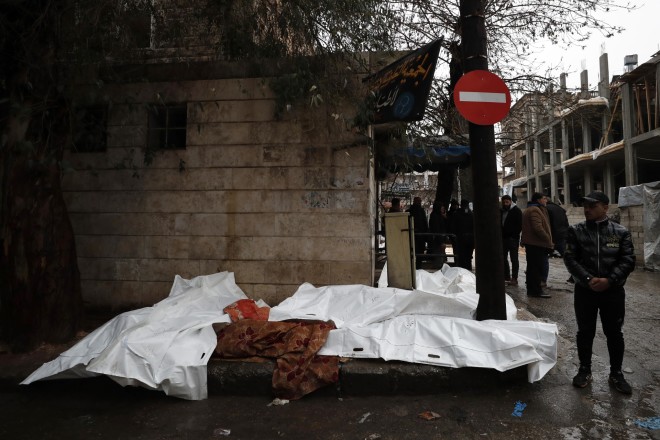 Σεισμός Τουρκία Συρία: Πτώματα στοιβαγμέσα στους δρόμους 