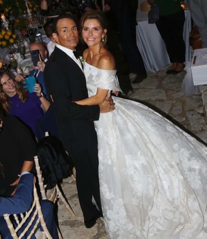 Η Μαρία Μενούνος κι ο Κέβιν Αντεργκάρο στον γάμο τους στην Ελλάδα το 2018