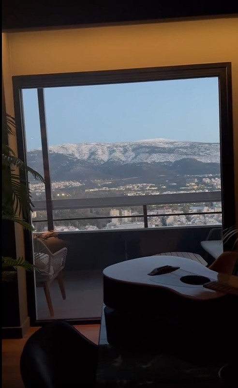 Χρήστος Μάστορας: η υπέροχη θέα από το μπαλκόνι του σπιτιού του