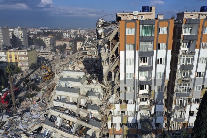 Η κυβέρνηση Ερντογάν χάριζε τα πρόστιμα σε πολλές κατασκευαστικές που έχτιζαν οικοδομές χωρίς να τηρούν τη νομοθεσία - AP