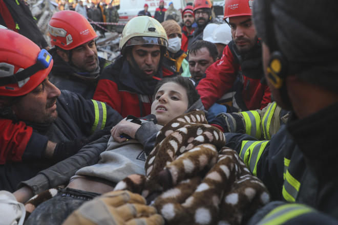 Οι νεκροί σε Τουρκία και Συρία έχουν ξεπεράσει πλέον τις 25.000 - AP