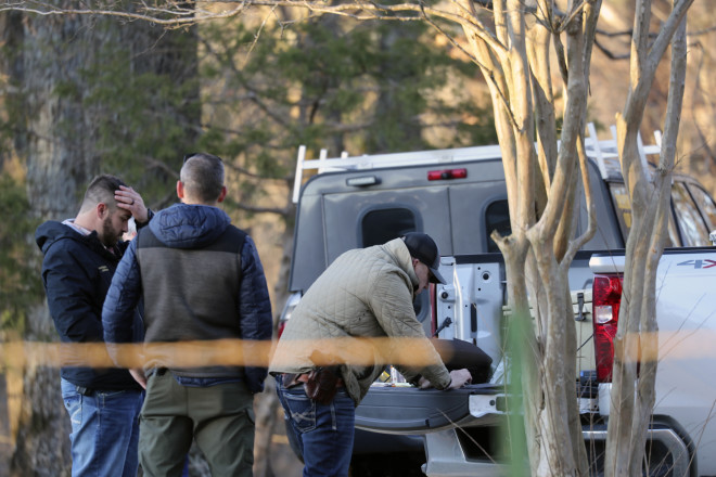 Βοηθοί του σερίφη στον τόπο της δολοφονίας στο Μισισίπι/ AP Photo/Nikki Boertman