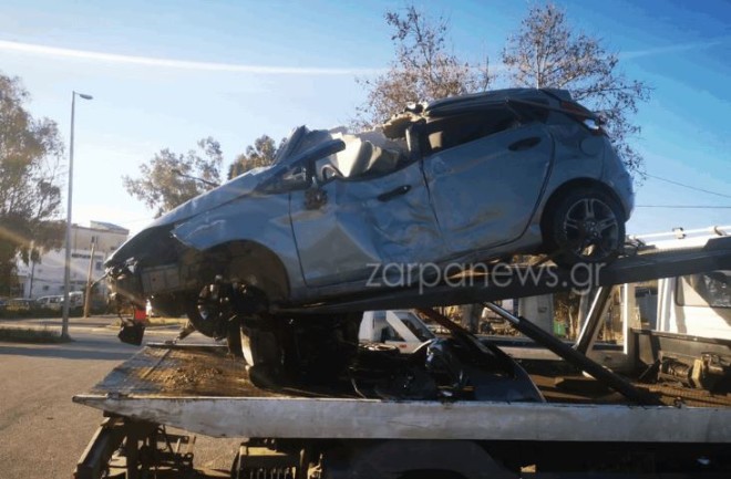 To όχημα που οδηγούσε ο 20χρονος καταστράφηκε ολοσχερώς/ πηγή φωτογραφίας zarpanews
