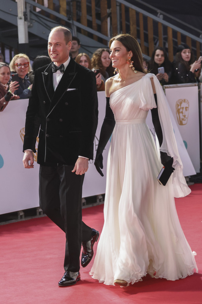 Kate Middleton: Εντυπωσιακή με λευκή one shoulder τουαλέτα στα BAFTAs 2023