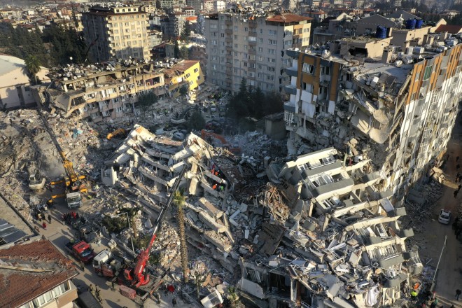 Δύο νέοι σεισμοί σημειώθηκαν στην επαρχία Χατάι της Τουρκίας ολοκληρώνοντας έτσι την καταστροφή στη συγκεκριμένη περιοχή - AP