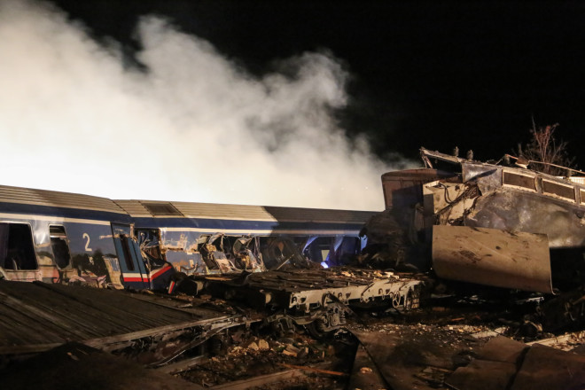 Ασύλληπτη είναι η τραγωδία που σημειώθηκε στα Τέμπη, όπου δύο τρένα συγκρούστηκαν μετωπικά - Eurokinissi