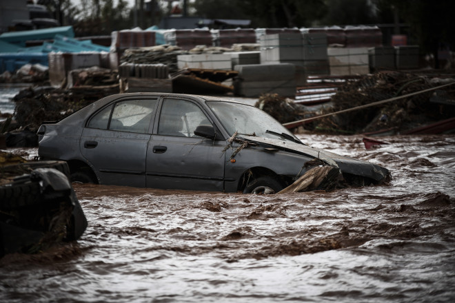 Πλημμύρες στη Μάνδρα/ Eurokinissi Στέλιος Μισίνας 15/11/2017