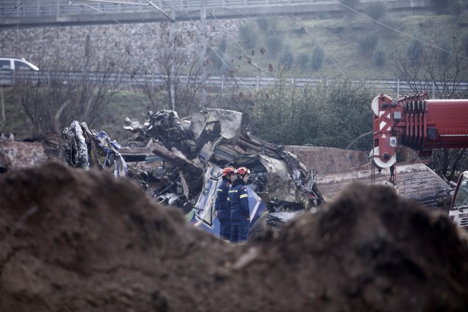 Όσοι επέζησαν της τραγωδίας στα Τέμπη δεν μπορούν ακόμα να ξεπεράσουν τον εφιάλτη - AP