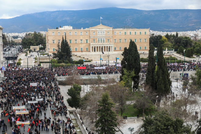 Άποψη της απεργιακής συγκέντρωσης στο κέντρο της Αθήνας για την τραγωδία στα Τέμπη/ Eurokinissi