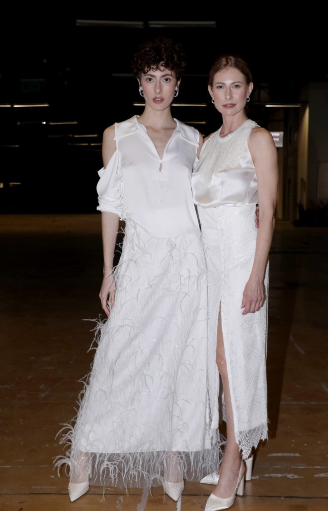 Η Μάρα Μαρλή και η Μιχαέλα Νόβακ φόρεσαν νυφικό στο Yes I Do Catwalk