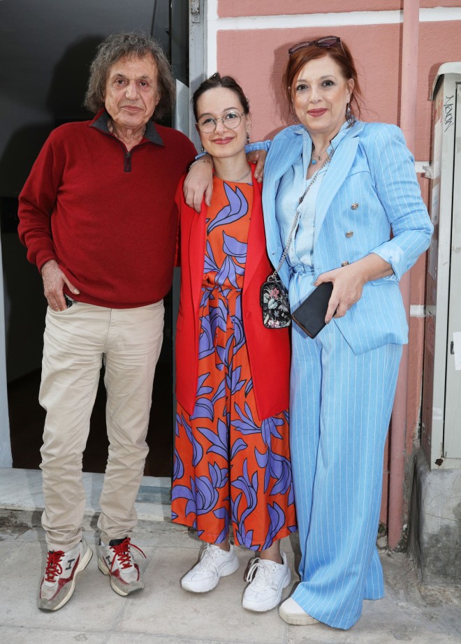 Η Ελένη Ράντου με τον Βασίλη Παπακωνσταντίνου και την κόρη τους, Νικολέττα