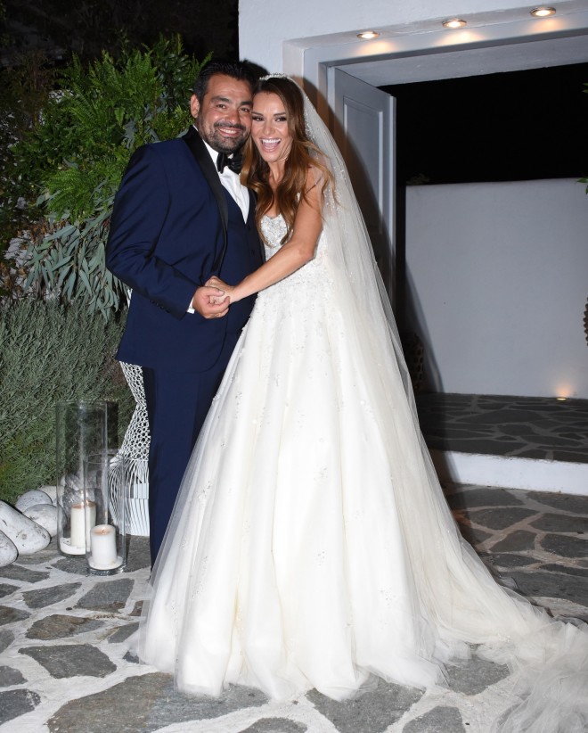 Ο Παύλος Πετρουλάκης κι η Ελένη Τσολάκη παντρεύτηκαν τον Σεπτέμβριο του 2017