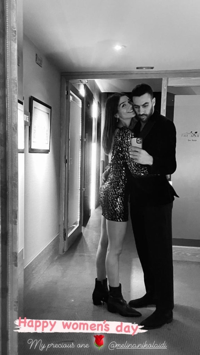 Η Μελίνα Νικολαΐδη κι ο Αλέξανδρος Πολυχρονιάδης σε μια από τις σπάνιες selfies τους